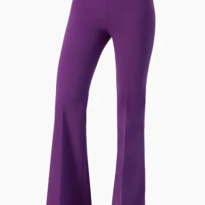 Pantalon acampanado en tono morado