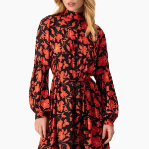 Vestido corto estampado cuello alto